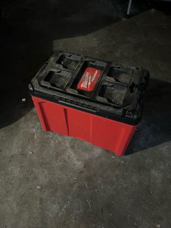Milwaukee pack out Tool Box