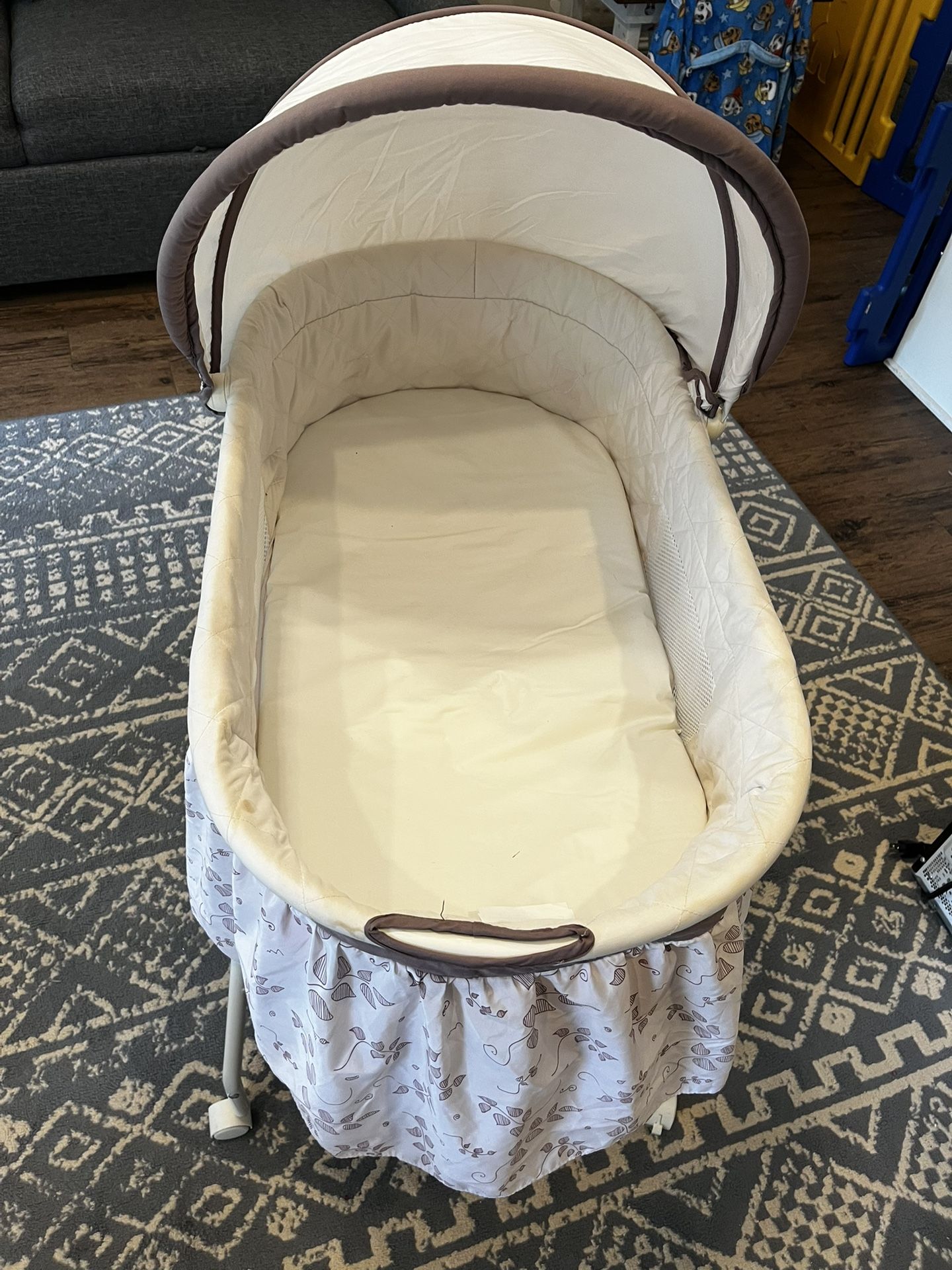 Baby Bassinet With Shade Covering
