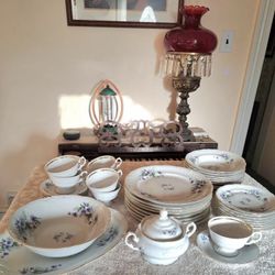 Wawel "Monte Christo"(often referred to as Monte Cristo) is a vintage mid-century porcelain set made in Poland, characterized by delicate purple/laven