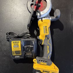 ATOMIC 20V MAX Cordless Brushless 4-1/2 in. Circular Saw and 20V MAX 6.0ah Battery Starter Kit