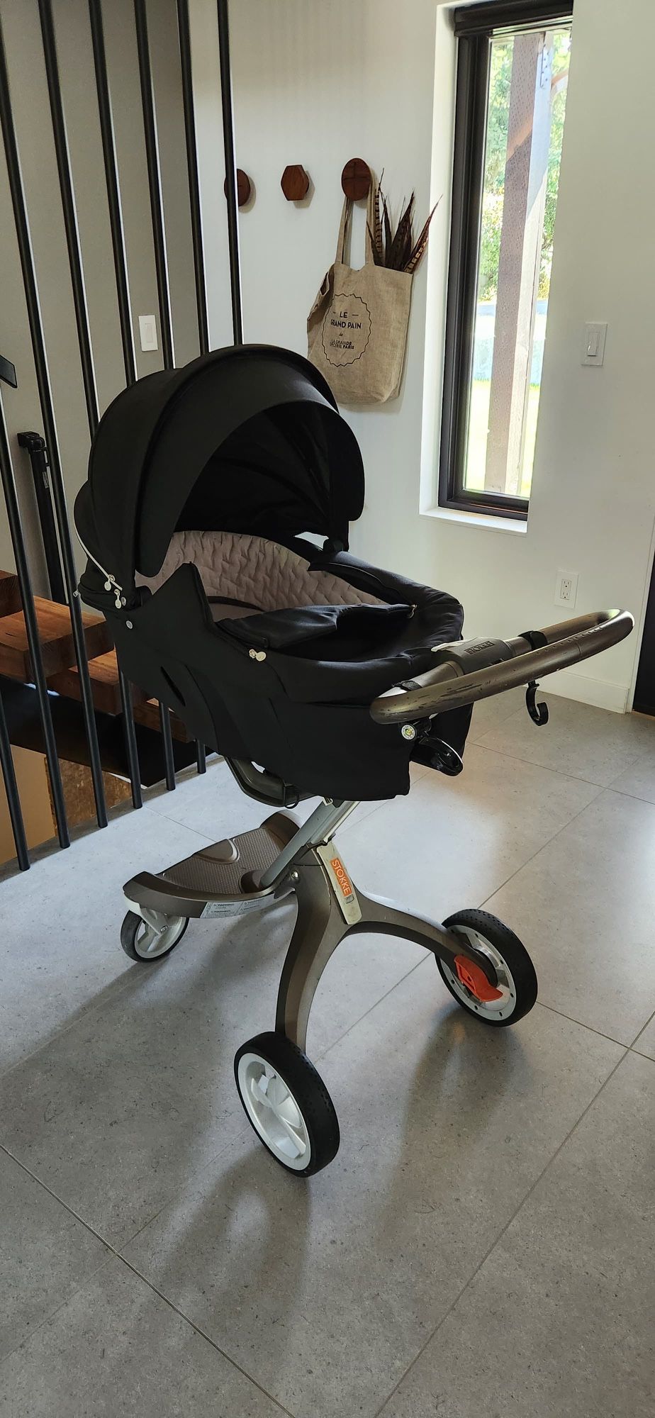 GUC  STOKKE XPLORY BABY STROLLER WITH BASSINET
