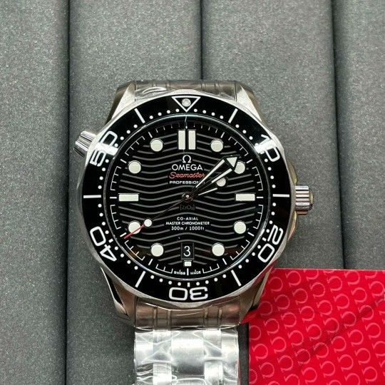 Men's mechanical watch 42mm, brand new with box
