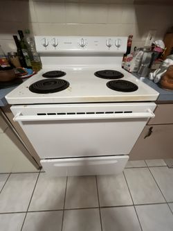 Four Working White Appliances $250 Gets Them All