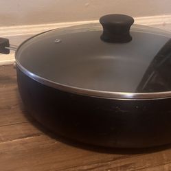 T-fal 6 qt Black Saucepan with Glass Lid