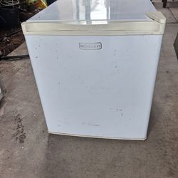 Mini fridge
