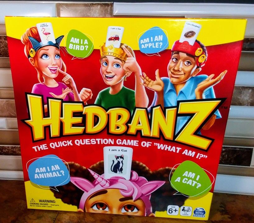 Hedbanz Picture Quessing Game • For Kids And Family. Spin Master Games LTD. • 2-6 Players • 6-Yrs. + . 6- Unique Hedbanz .
A-3