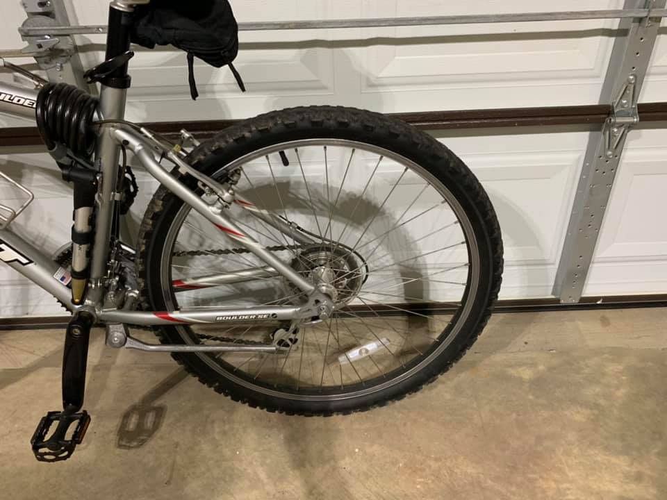 2007 Giant Boulder SE bicycle for Sale in Clarksburg MD OfferUp