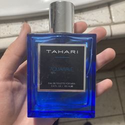Tahari Colgone