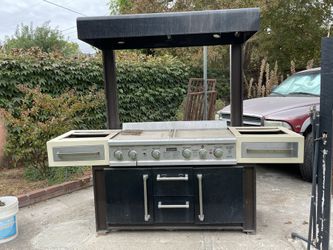 BBQ Grill With Mini Fridge With Gas Burners