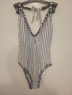 Bar III Women's bathing suit XL