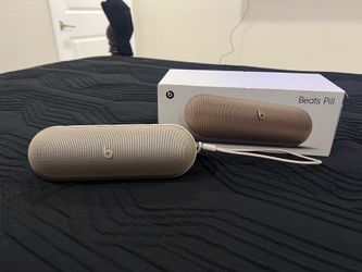 Selling Beats Pill Wireless Bluetooth Speaker