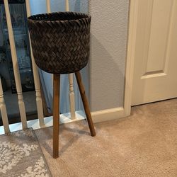 Wicker basket. Plant stand