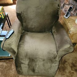 PR-510 Small/Medium Cloud Lift Chair Like New.