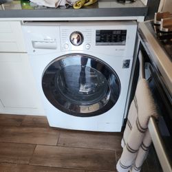 LG Washer And Dryer Delivered 