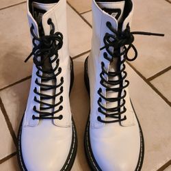 Kendall & Kylie Combat & Lace Up Boots