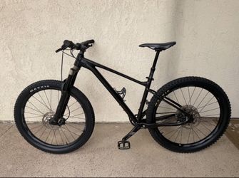 2021 Giant fathom 2 27.5 medium frame..clean bike