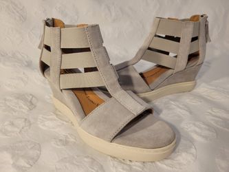 Sandals By Sofft