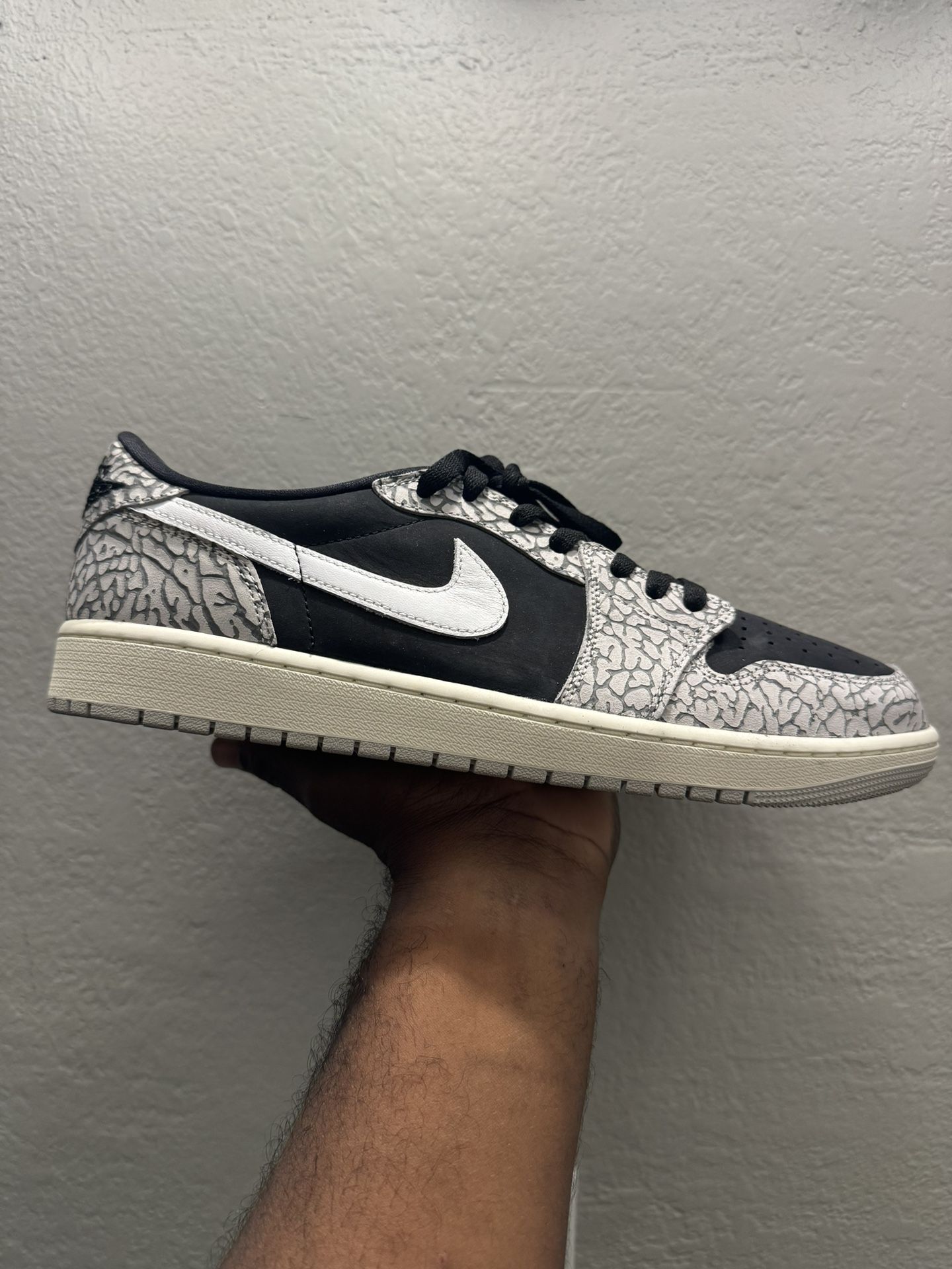 Jordan 1 Low Black Cement