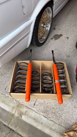 Free..BMW e30 325i front Koni shocks and aftermarket springs