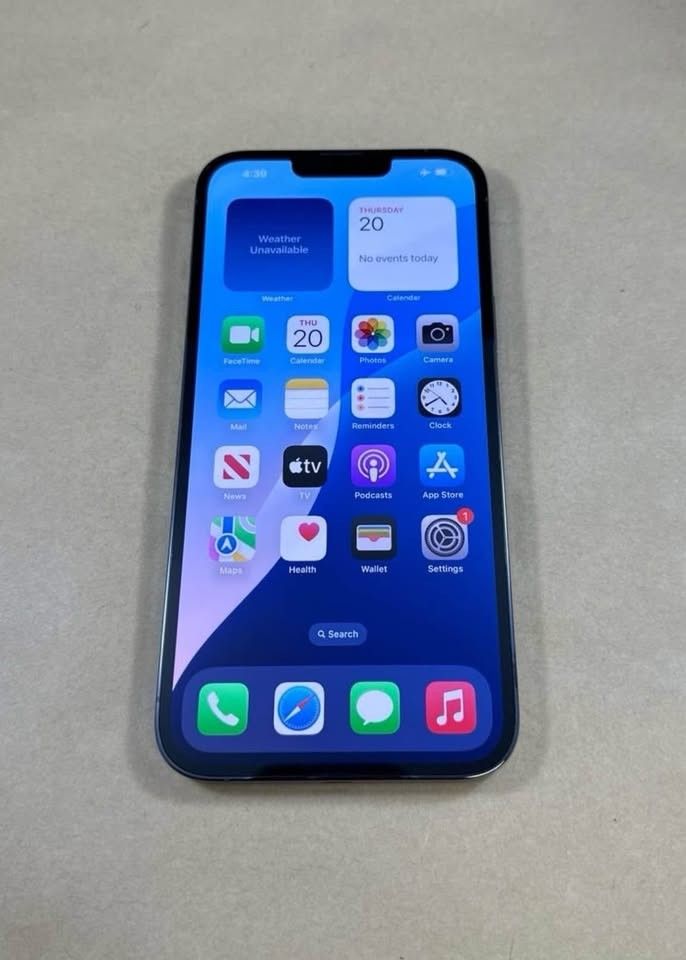 iPhone 13 pro max
128gb Unlocked