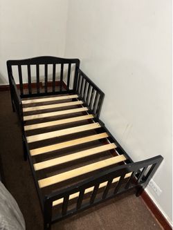 Toddler bed