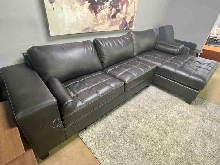 NokomisCharcoal 2-Piece Right-Arm Facing Sectional With Chaise
Ashley Furniture$10 Down Payment And Financing Available