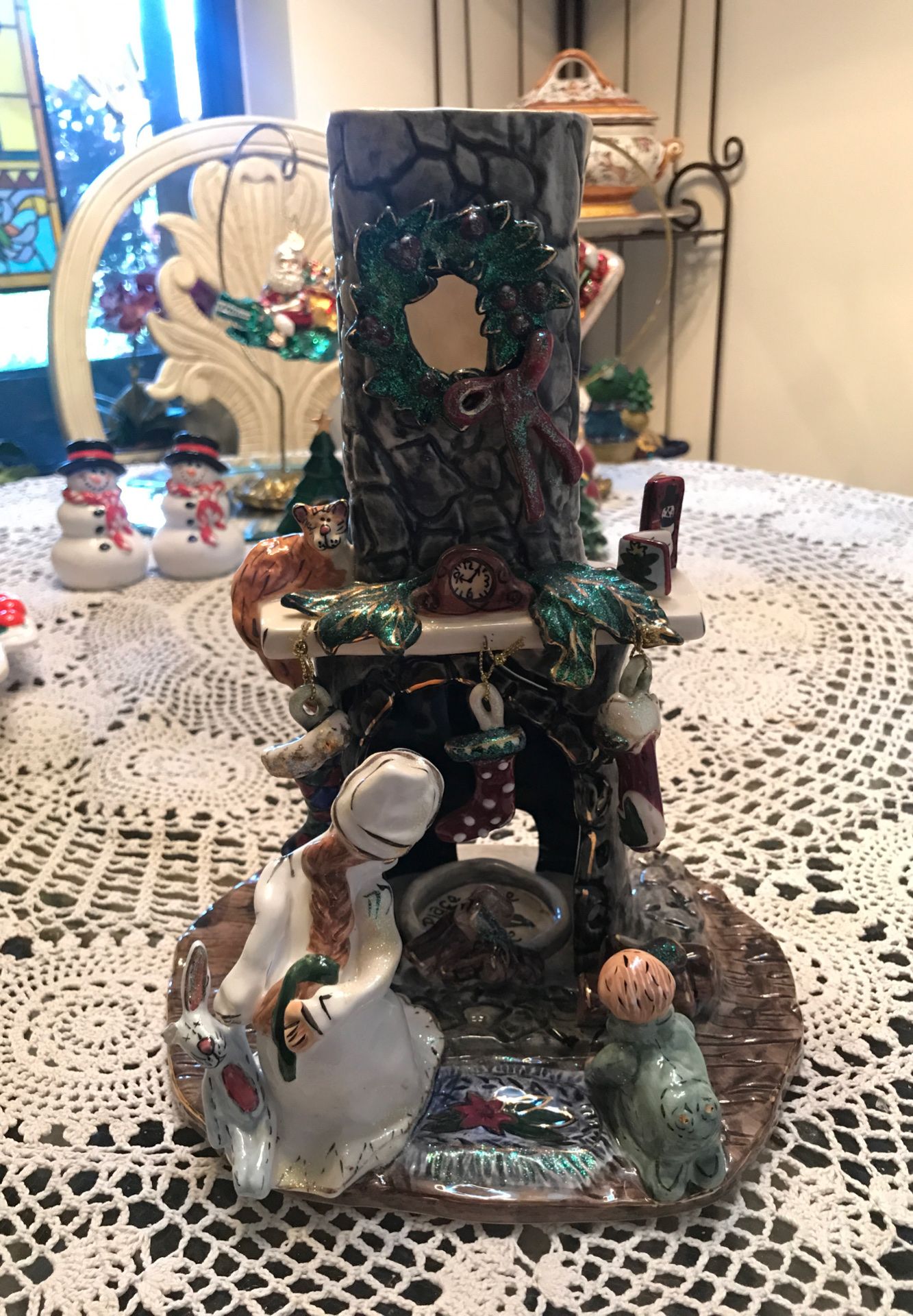 Lovely Ceramic Tea Light Christmas Scene