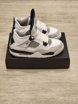Air Jordan Retro 4 Military