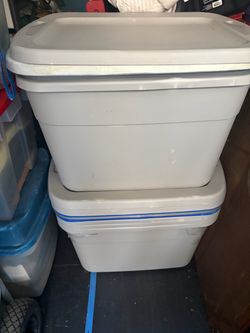Plastic Storage Totes with Lids – Set of 7