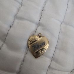 Mom Heart Locket