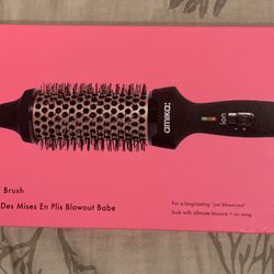 Amika Blowout Babe Thermal Brush NEW