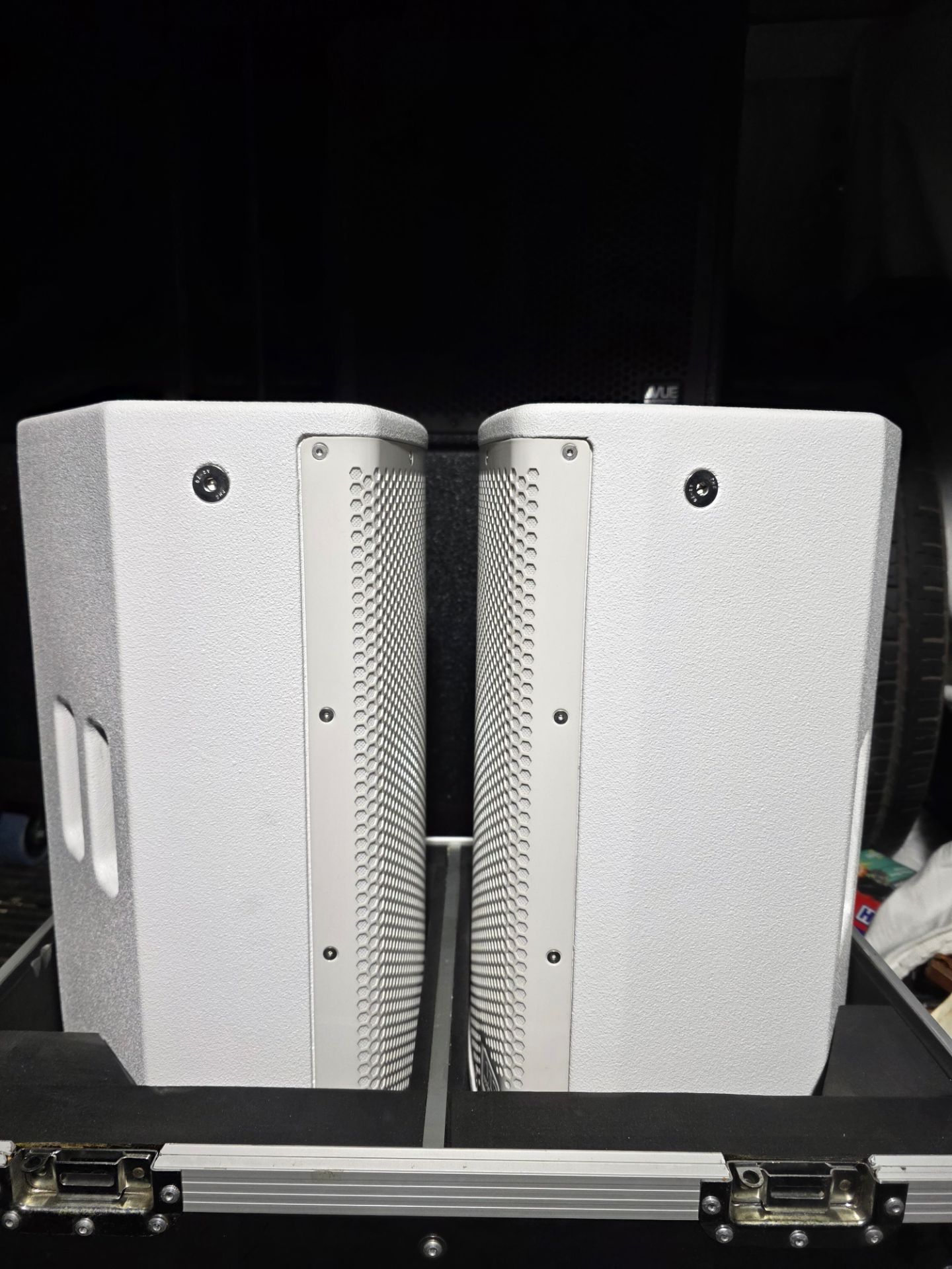 VUE AUDIOTECHNIK A-8W 2 WAY FULL RANGE LOUDSPEAKER