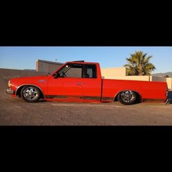 1985 Nissan 720 King Cab St Bagged