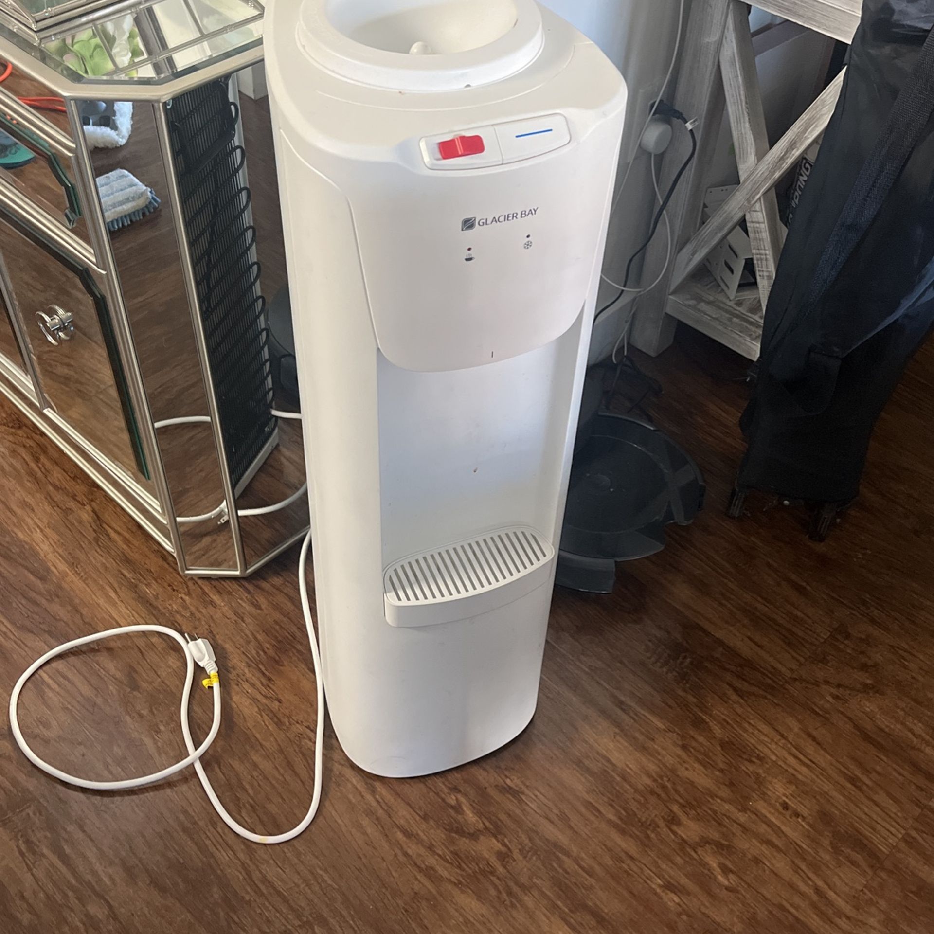 5 Gallon Water Cooler 