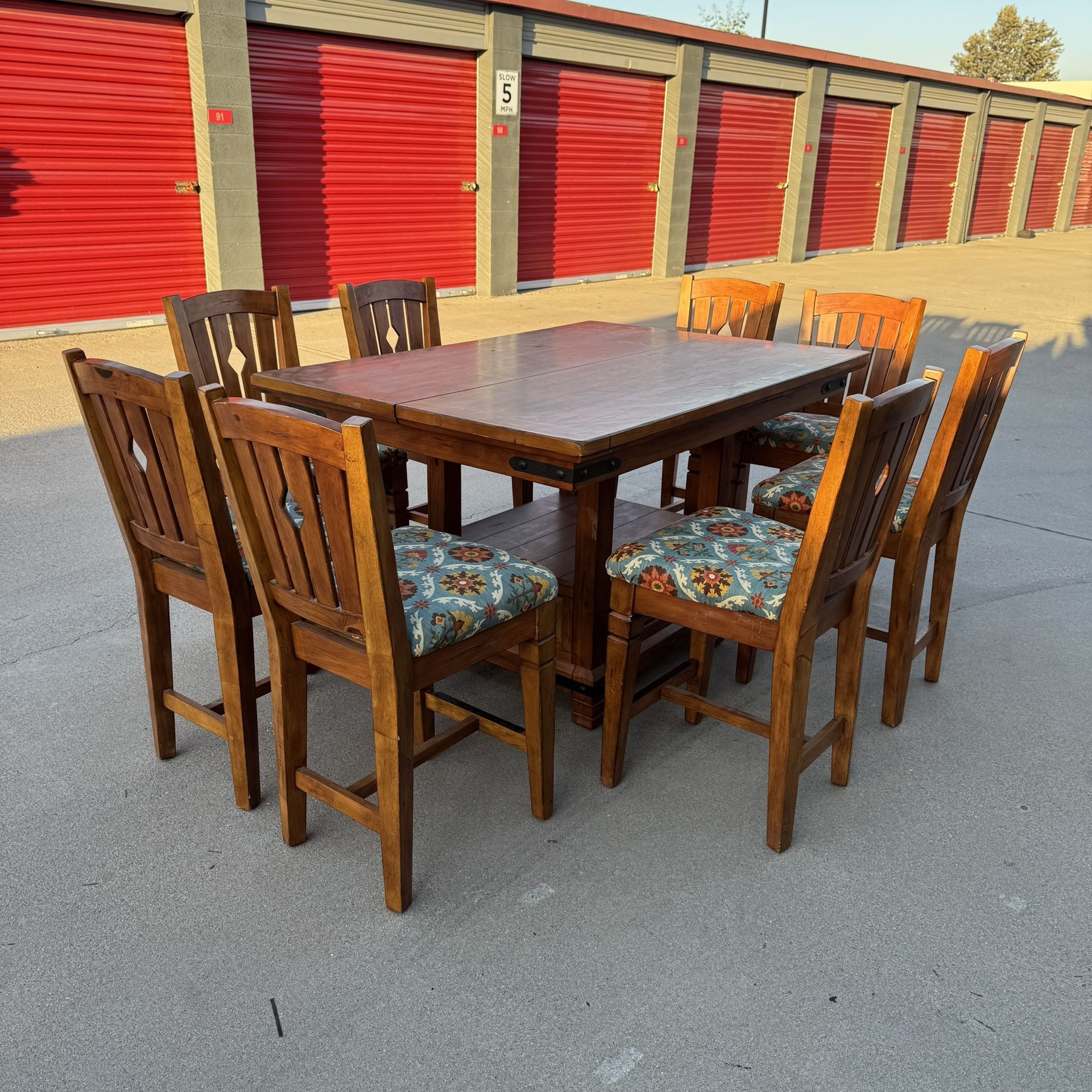 Expandable Dining Table w/ 8 Chairs + Storage Drawer