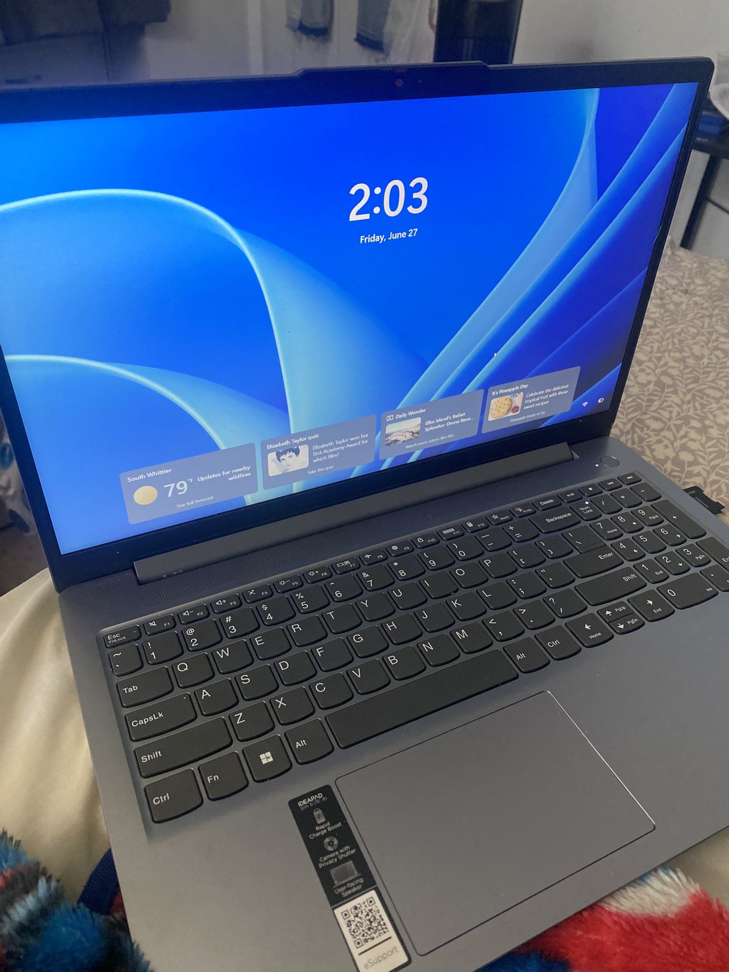 Lenovo Slim 31 Laptop