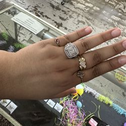 White Gold Cluster Ring 10k Gold 8.2 Grams 