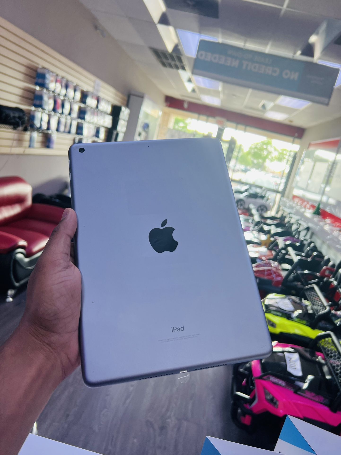 iPad 6th Gen 9.7” 32GB Wi-Fi only