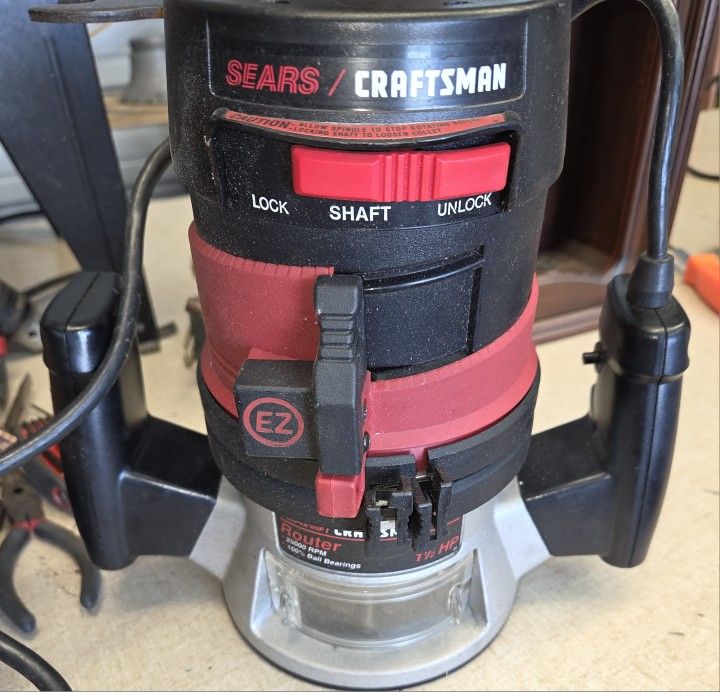 Sears Craftsman 1-1/2 HP Variable Speed Router, a power tool