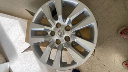 Nissan wheel covers set of 4