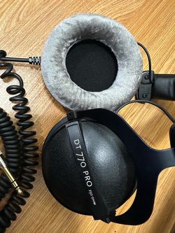 Beyerdynamic DT 770 Pro 250 Ohm Studio Headphones