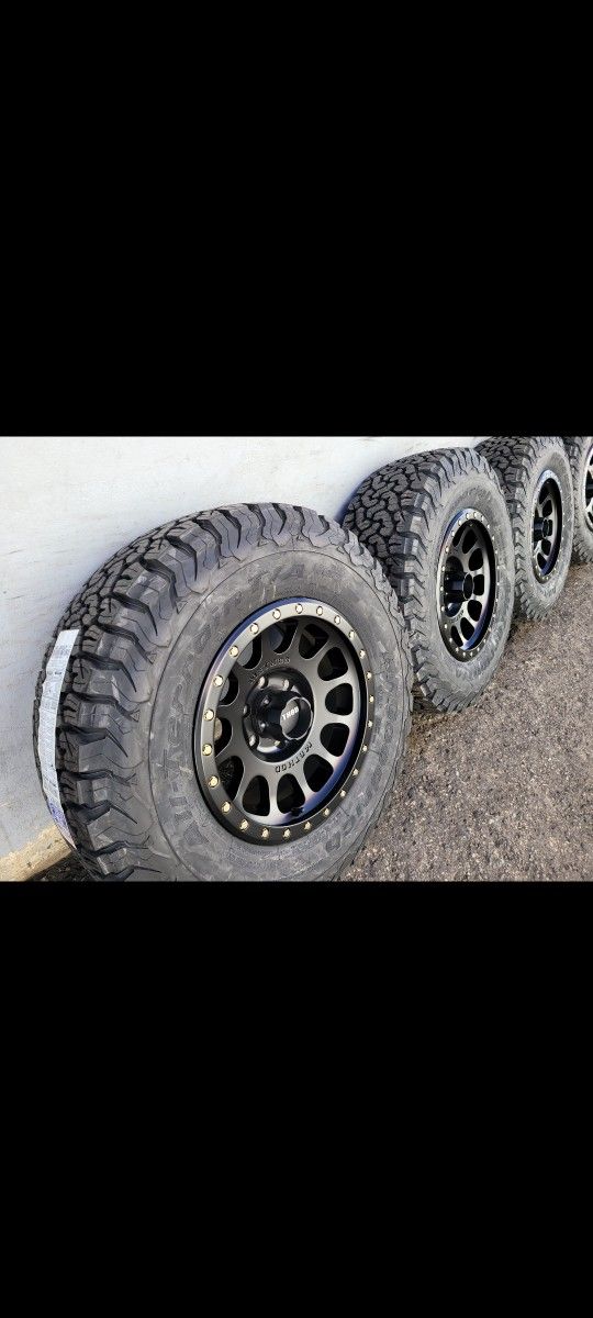 17" Method NV305 matte black W/ 33" BfGoodrich T/A Ko2 tires for Sale in Orange, CA OfferUp