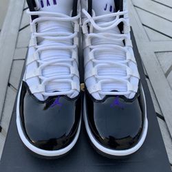 Jordan Max Aura (GS) White/Black
