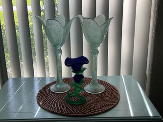 Blown glass tulip candle holder with 2 frosted style green glass candle holders