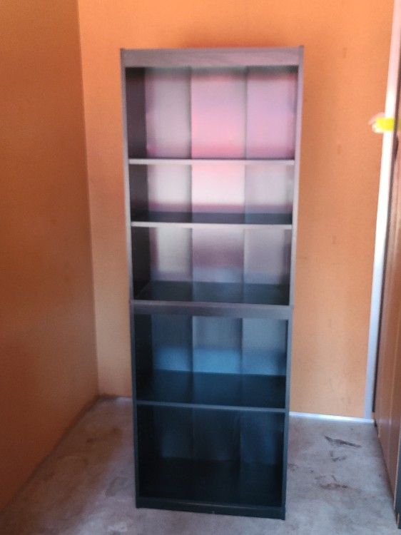 Pending - Free - Book Shelves