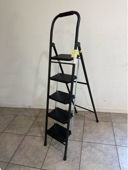 5 Step heavy duty ladder - L32