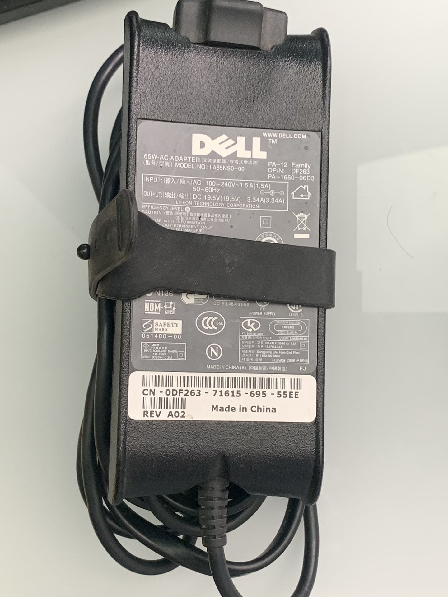 Dell 65 Watt Laptop Charger Power Supply.