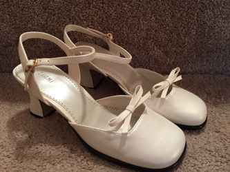 Cream/White Dress Shoes - Size 6.5