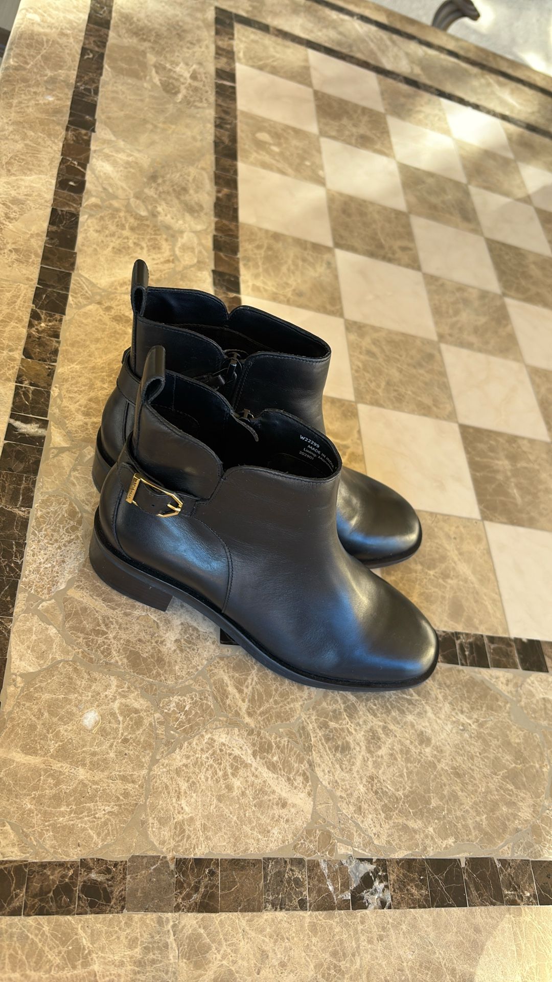 Designer Cole Haan Classic Boots $45 New Size 6