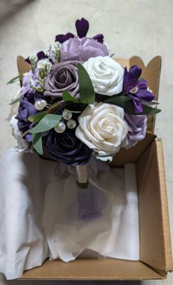 Bridal Bouquet & Mrs. Sign